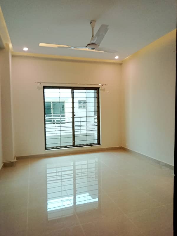 3 Bed Apartment Available for Rent in Askari 11 44