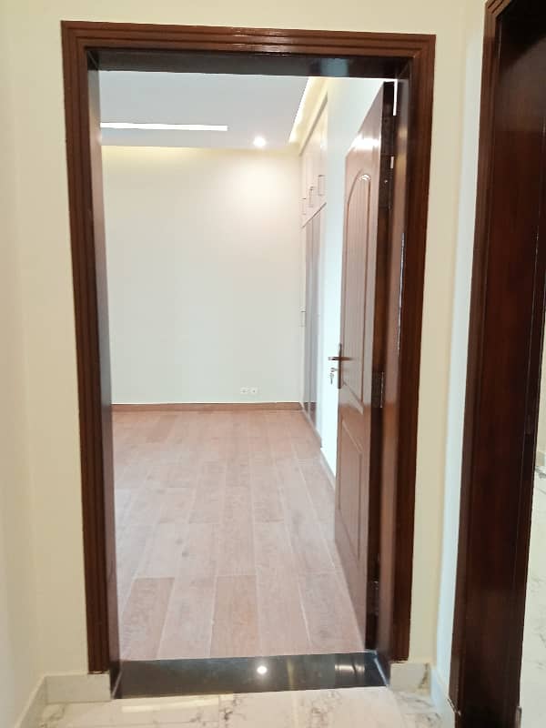 3 Bed Apartment Available for Rent in Askari 11 46