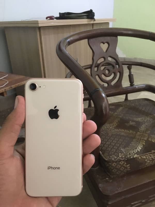 iPhone 8 golden color 2