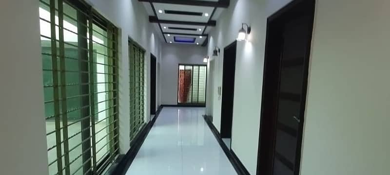 01 KANAL DESIGNER LUXURY UPPER PORTION AVAILABLE FOR RENT 8