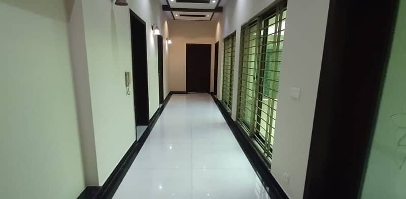 01 KANAL DESIGNER LUXURY UPPER PORTION AVAILABLE FOR RENT 11