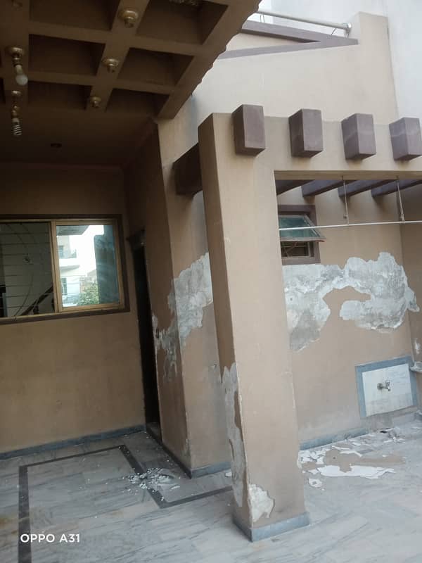 10 Marla Beautiful double story house urgent for Rent in sabzazar 32