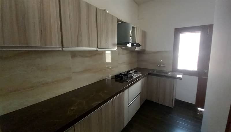 DHA PHASE 6, 500 Yards FULLY RENOVATED BUNGALOW FOR SALE. 10