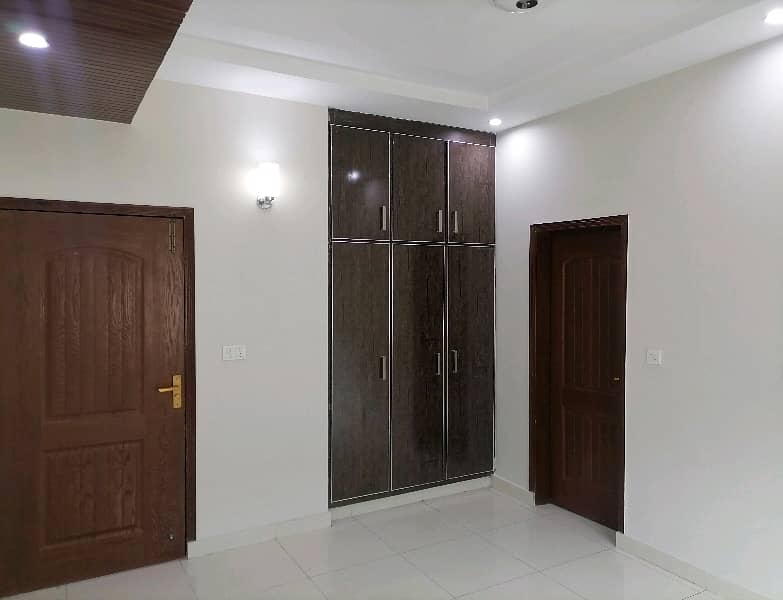 Affordable Flat For rent In Askari 11 - Sector B 7