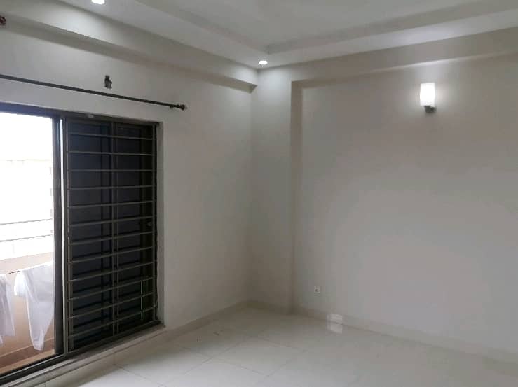 12 Marla Flat In Only Rs. 105000 2