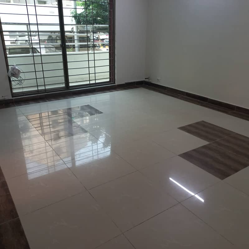 4-Bedroom Flat For Rent In Sector B Askari 11 Lahore 3