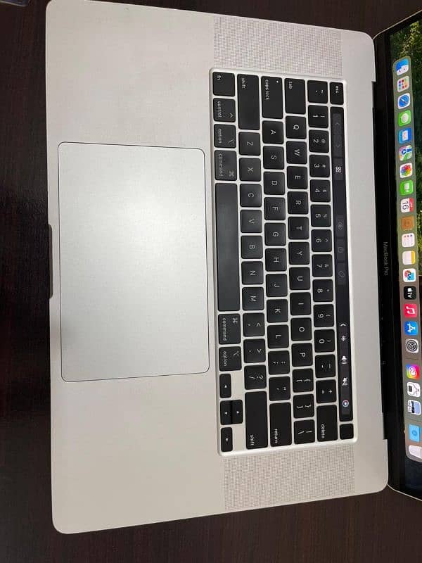 MacBook pro 2019 (16 inch) 9