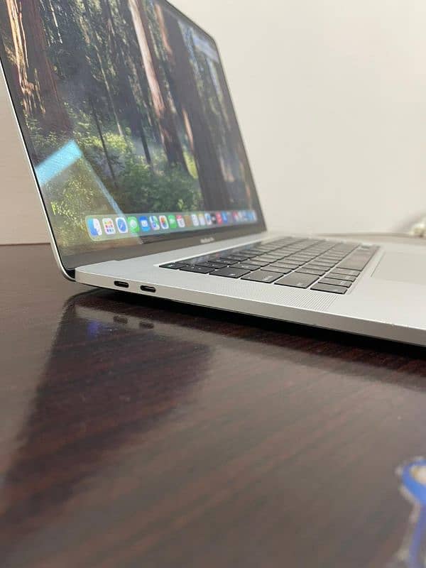 MacBook pro 2019 (16 inch) 11