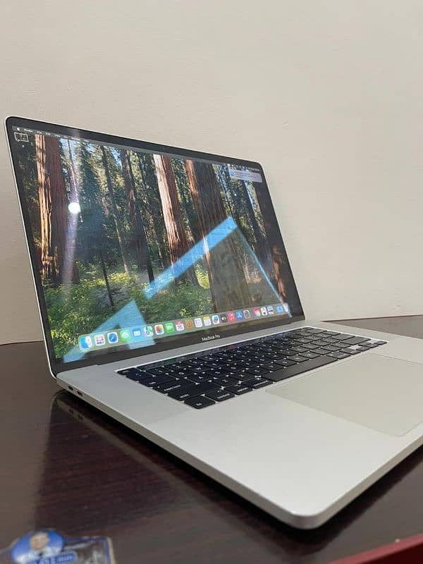 MacBook pro 2019 (16 inch) 12