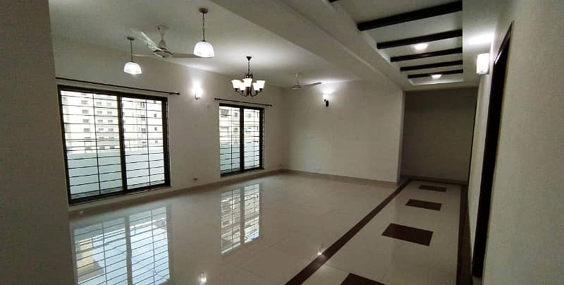 Don't miss out this 4-Bedrooms beautiful apartment (For Rent) 1