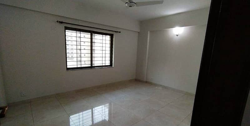 Don't miss out this 4-Bedrooms beautiful apartment (For Rent) 8