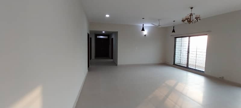 12 MARLA 4 BEDROOM FLAT FOR RENT 2