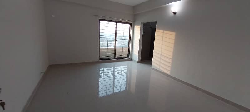 12 MARLA 4 BEDROOM FLAT FOR RENT 17