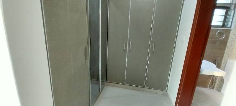 12 MARLA 4 BEDROOM FLAT FOR RENT 19