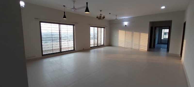 12 MARLA 4 BEDROOM FLAT FOR RENT 24