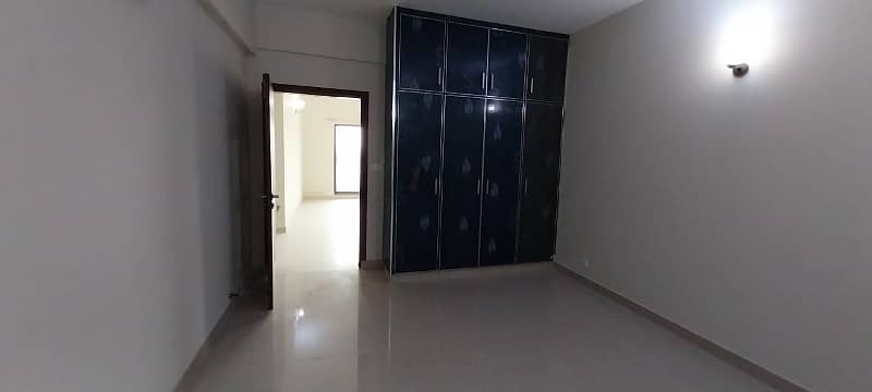 12 MARLA 4 BEDROOM FLAT FOR RENT 29