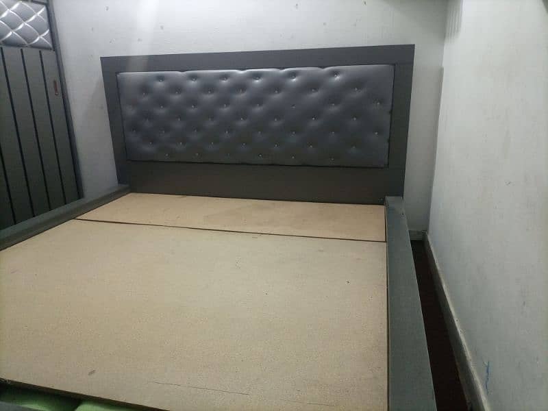 Bed with selinding wardrobe for sale without metrees 2