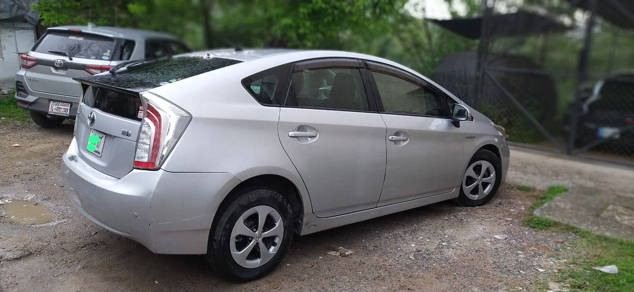 Toyota Prius hybrid car 5