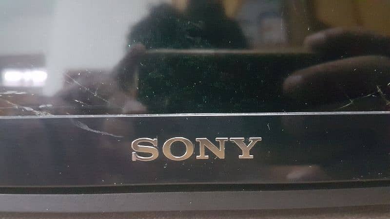 Sony Bravia 32 Inch Broken Screen 3