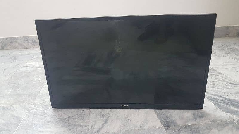 Sony Bravia 32 Inch Broken Screen 6