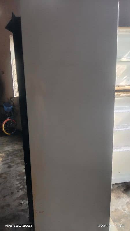 pel full size refrigerator good working achi condition hai 1