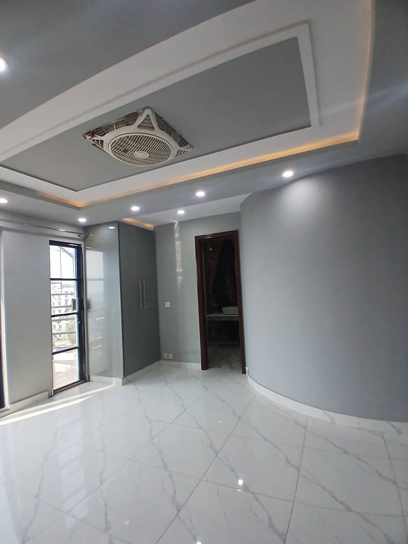 2 Bed Apartment non furnished in low Budget 8