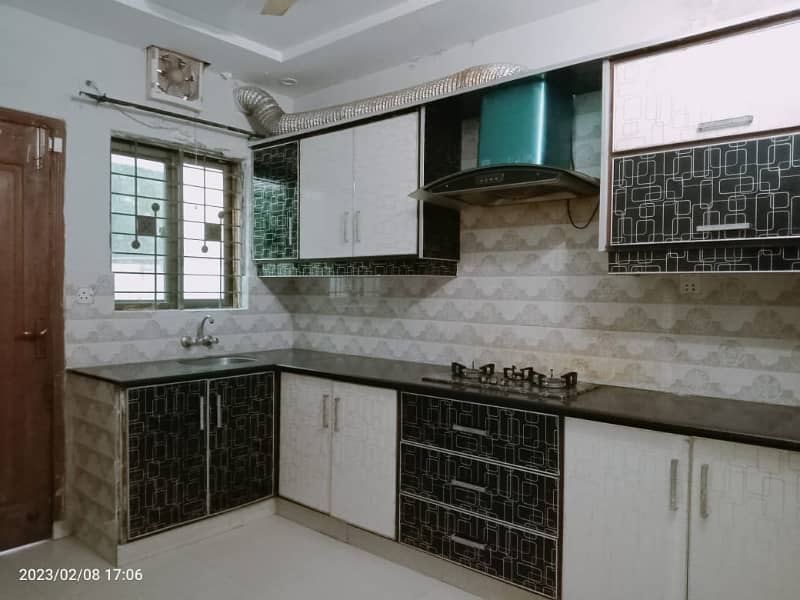 5th Marla Slightly Use House for Sale in Prime Location Bahria Town, Lahore - Ideal Family Home! 0