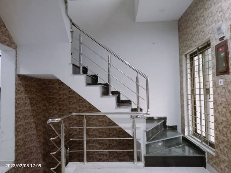 5th Marla Slightly Use House for Sale in Prime Location Bahria Town, Lahore - Ideal Family Home! 10