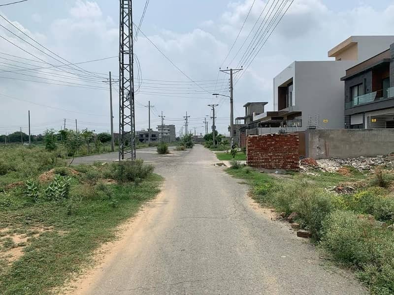 10 Marla Corner Plot 60 Feet Road Semi Commercial For Sale In Lda Avenue 1 0