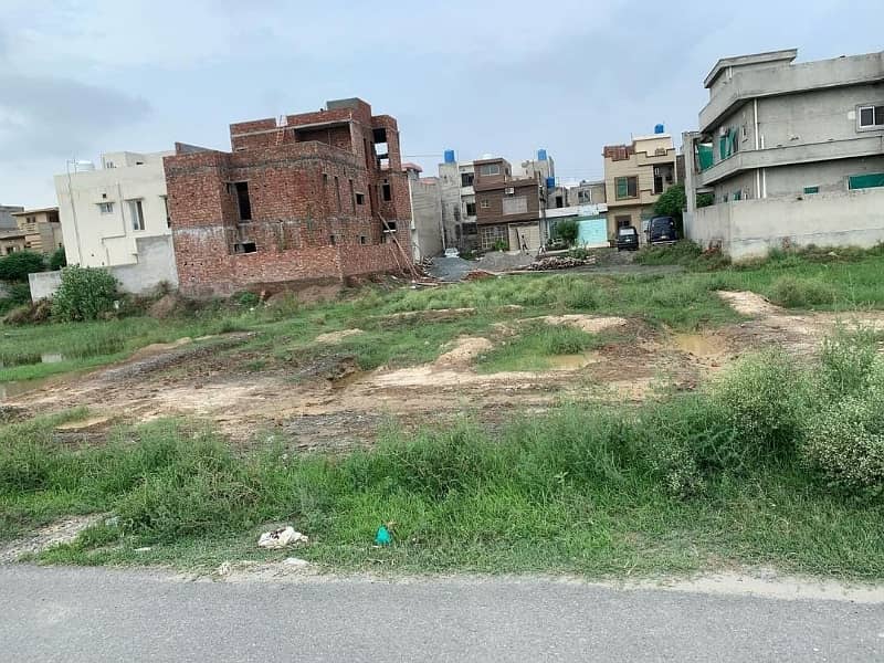 Kanal Plot 150 Feet Road Semi Commercial Facing Marriage Hall Jubilee Town 3