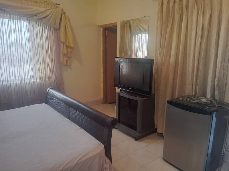 Full furnished 1 bedroom ideal for bachelors or couple in new Muslim Town for rent 9