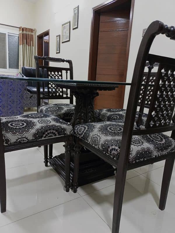 4 seater dining table. 1