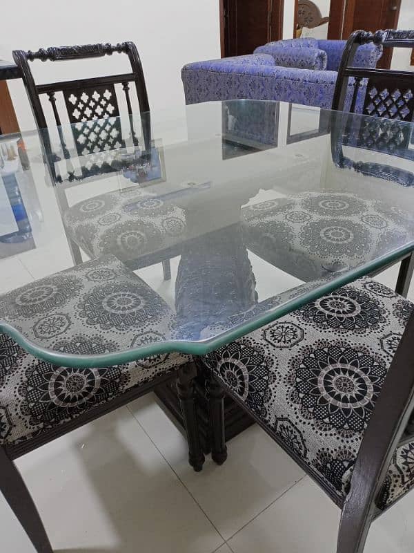 4 seater dining table. 2