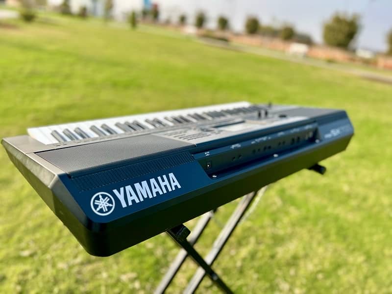 Yamaha psr sx700 professional keyboard 0