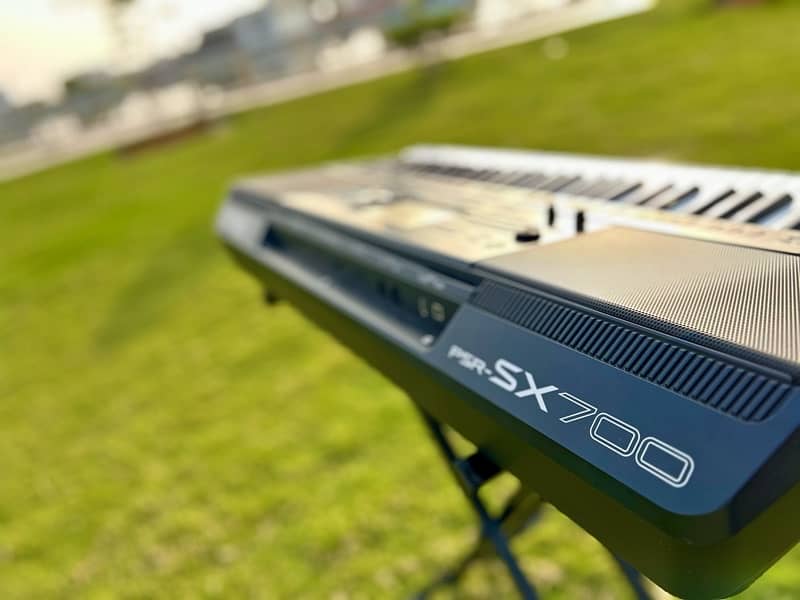 Yamaha psr sx700 professional keyboard 1