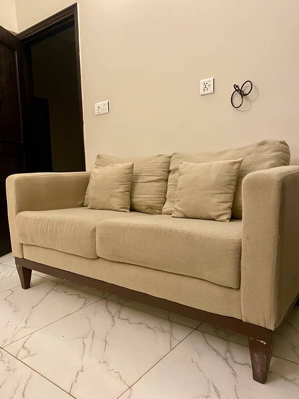 2.5 seater sofa 1