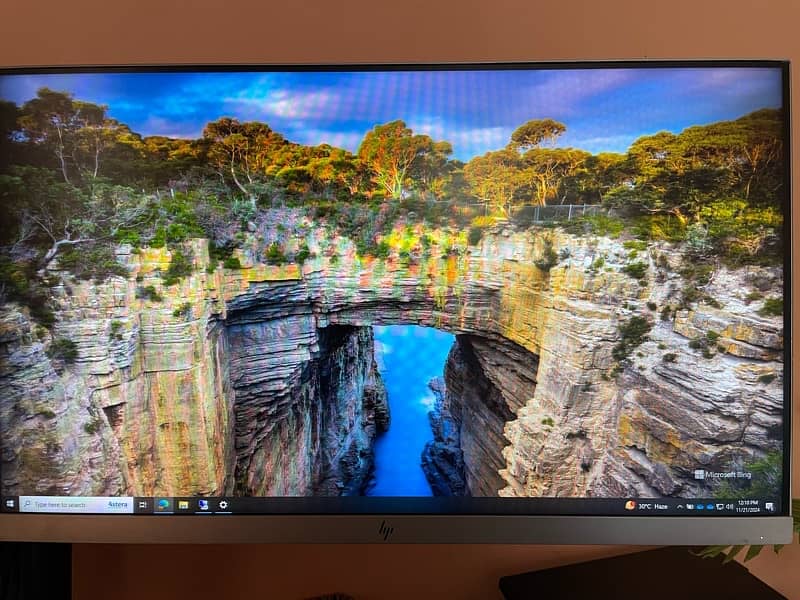 HP E233 - 23” Borderless LED 0