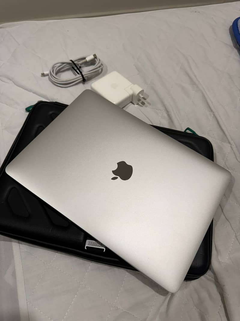 MacBook Pro M2 13.3 inch  (Sliver Colour) 8GB Ram, 256GB Storage 3