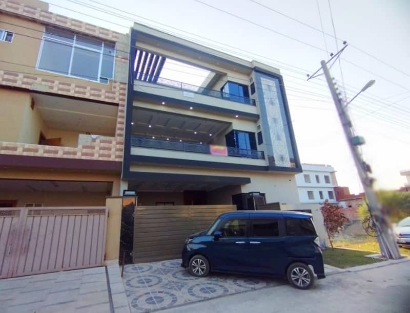 In LDA Avenue 10 Marla House For Sale 2