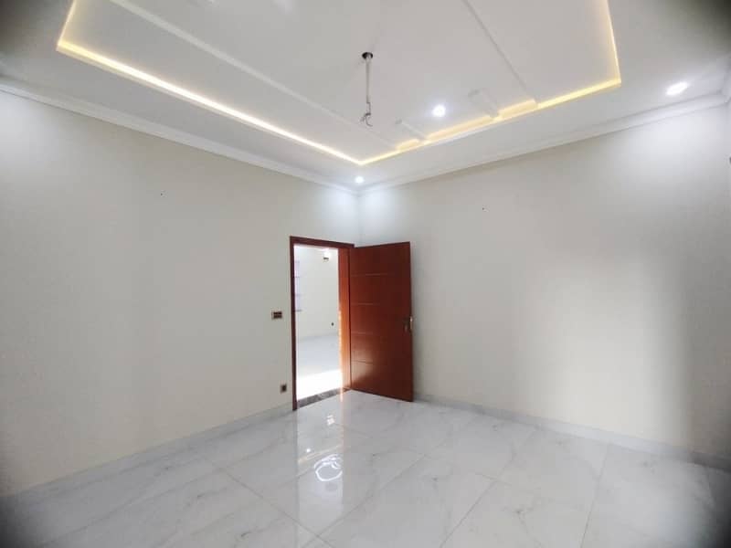 In LDA Avenue 10 Marla House For Sale 6