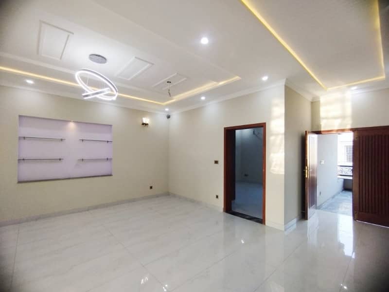 In LDA Avenue 10 Marla House For Sale 15