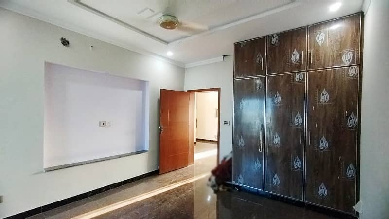 In LDA Avenue 10 Marla House For Sale 20