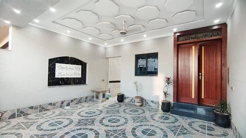 In LDA Avenue 10 Marla House For Sale 24