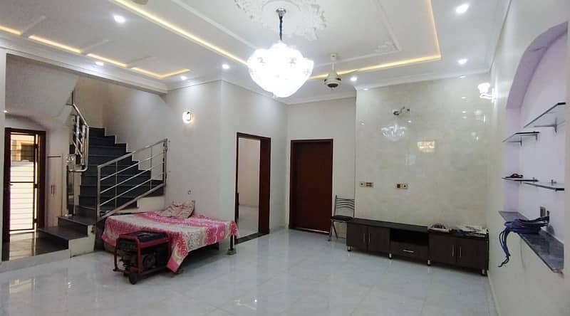 In LDA Avenue 10 Marla House For Sale 29