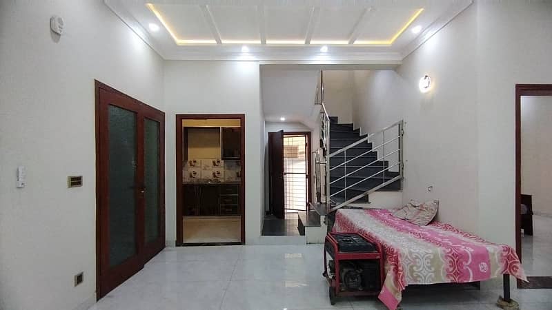 In LDA Avenue 10 Marla House For Sale 30