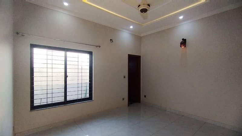 In LDA Avenue 10 Marla House For Sale 39