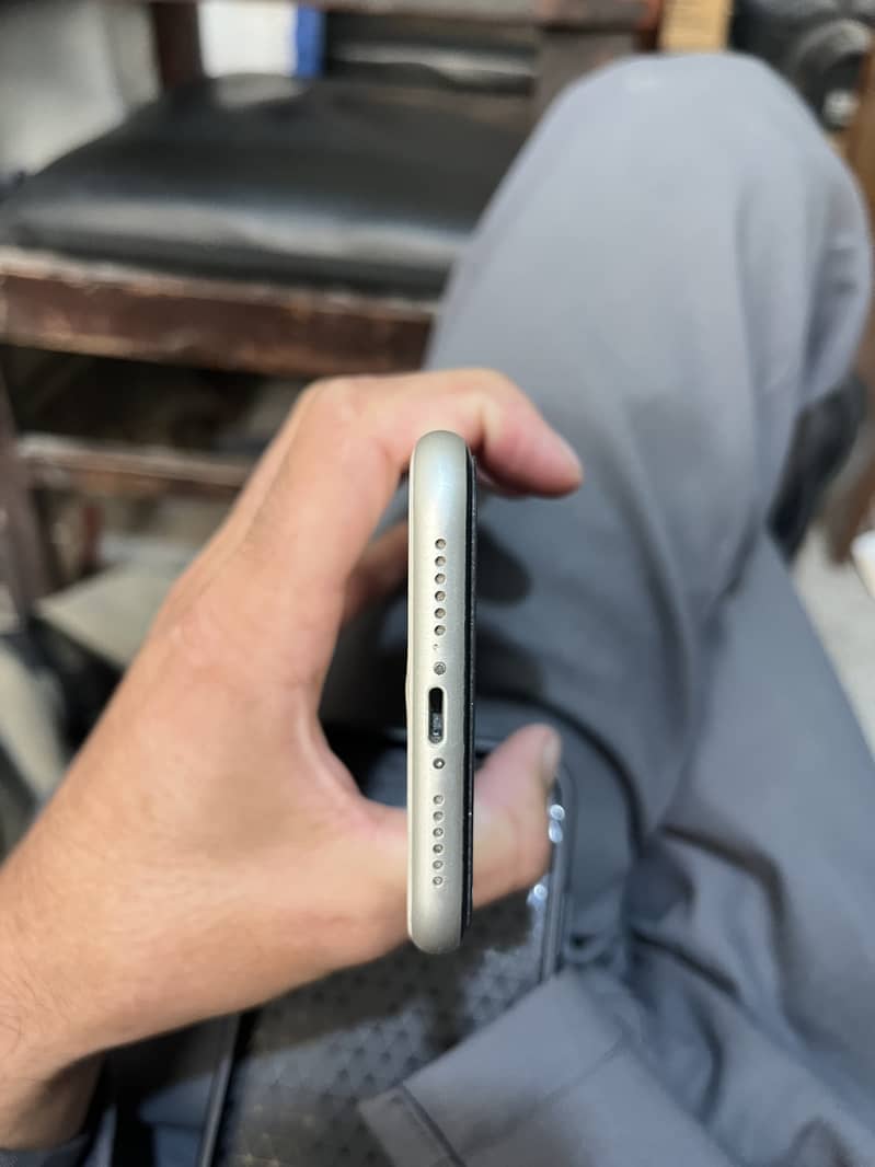 iPhone 11 Pta Approved 5