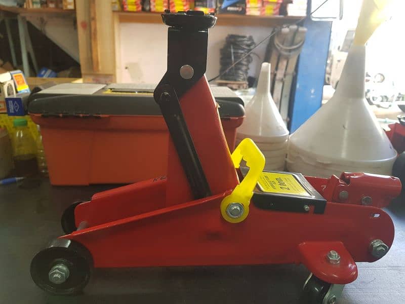 2 Ton Trolley Jack 2