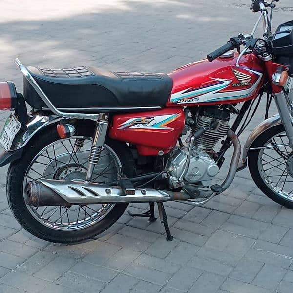 Honda 125 2016 A model Golden nomber 4