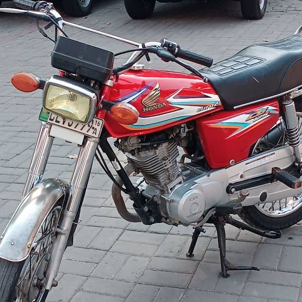 Honda 125 2016 A model Golden nomber 8